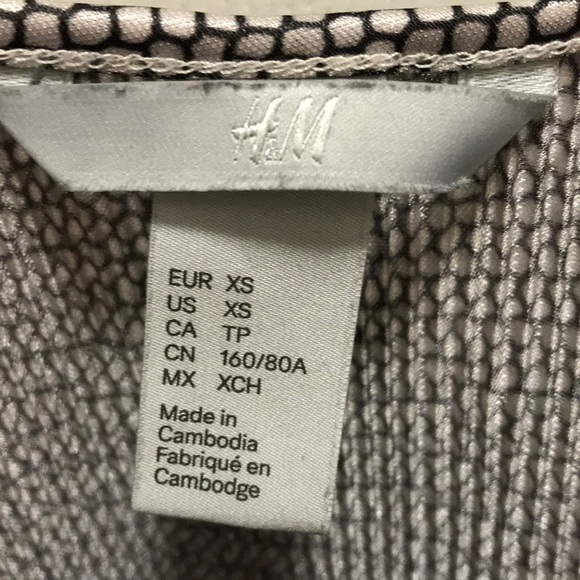 Spaghetti strap top - Picture 2 of 3